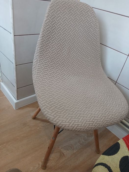 Vand   set 4 scaune bucatarie  kring kai cu huse bej