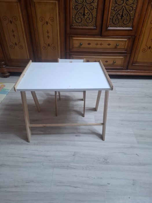 Продам стол со стульчиком