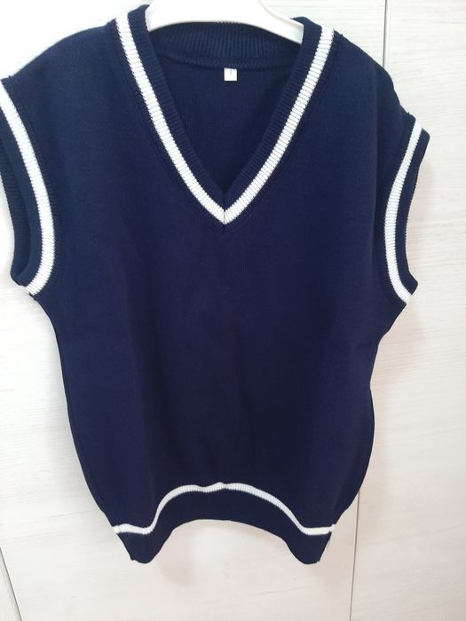 Кофта, безрукавка школьная новые