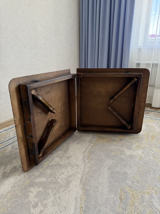 Складной стол для гостей 2 штука