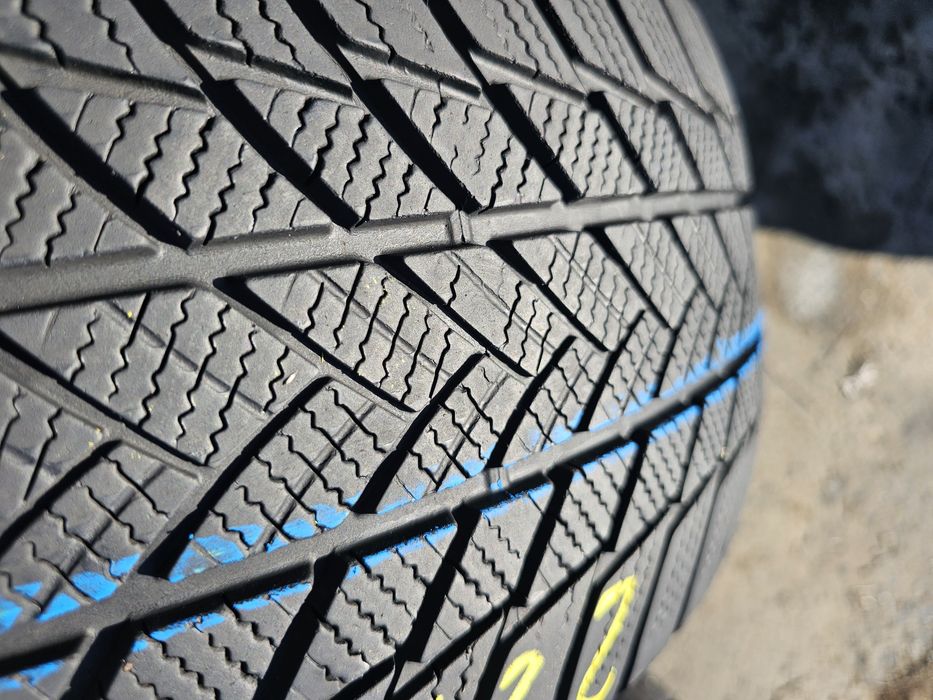 225 55 18 Bridgestone m+s 2023