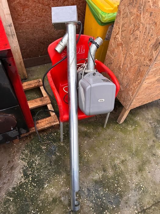 Vând centrala Viadrus(lemn, carbune, peleti)cu injector,șnec,buncar