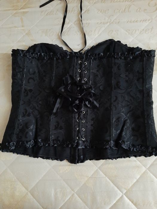 Продам корсет на шнуровке