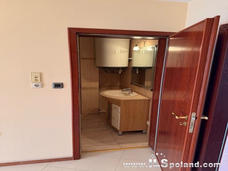 Продава се Многостаен апартамент в Варна, Окръжна болница - 195 кв.м за 1944 €/кв.м - Снимка #13