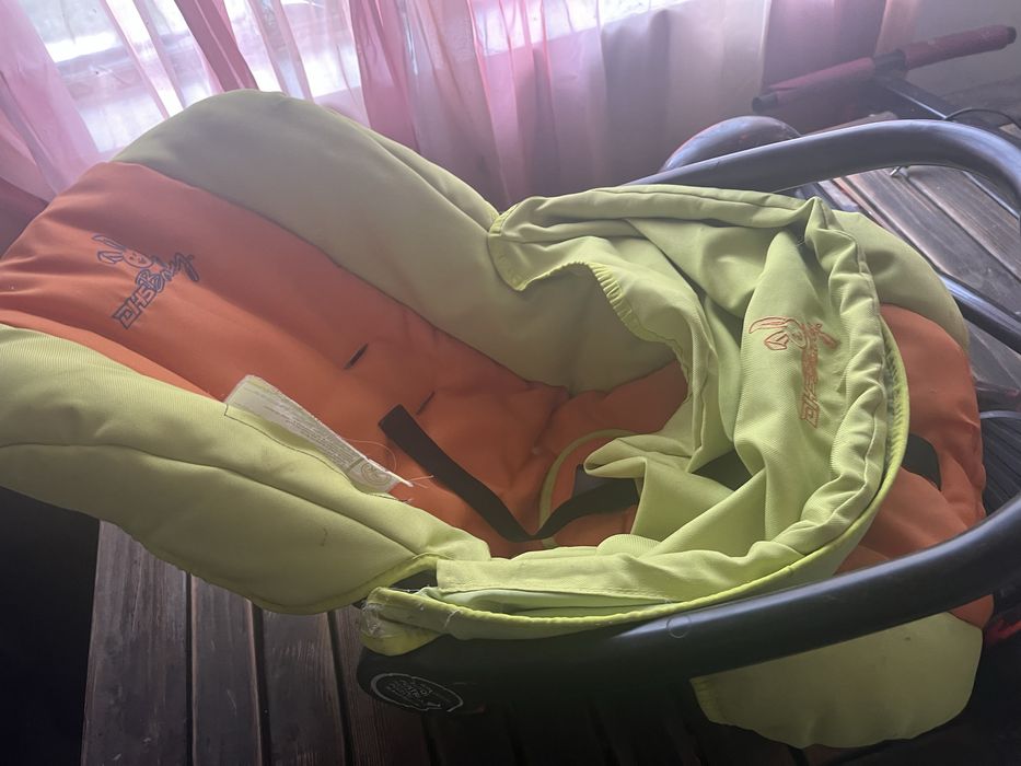 Scoica scaun auto copii utilizat