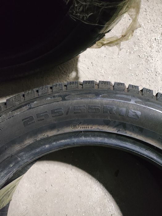 Продам зимние шины 255/55/18