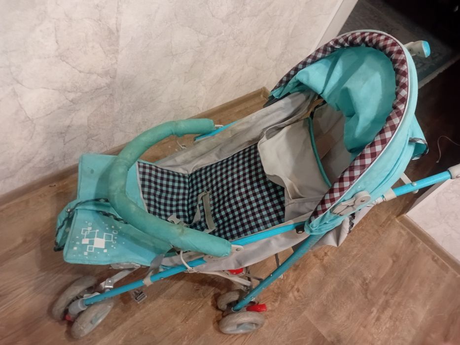 Продам коляску трость