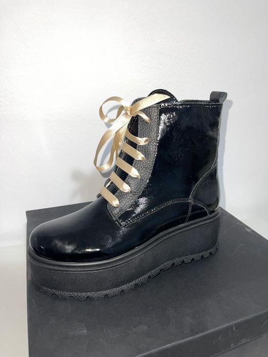 Vand incaltaminte din piele