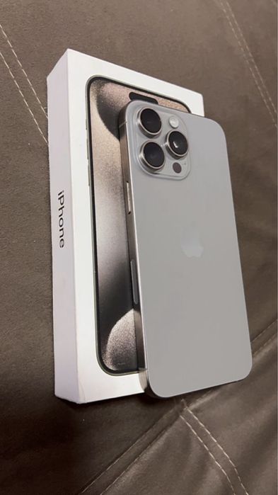 Vand iphone 15 pro max nou!