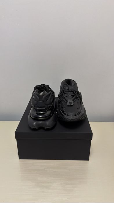 Balmain Unicorn Triple Black