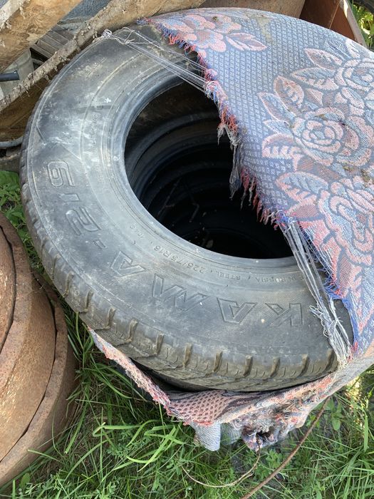 Продам шины летние на Уаз