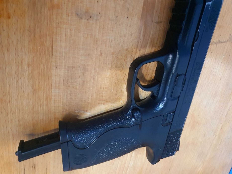 Pistol airsoft  Smith & Wesson 6cal. 3 J.