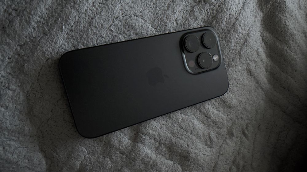 Продам Iphone 15 pro!!