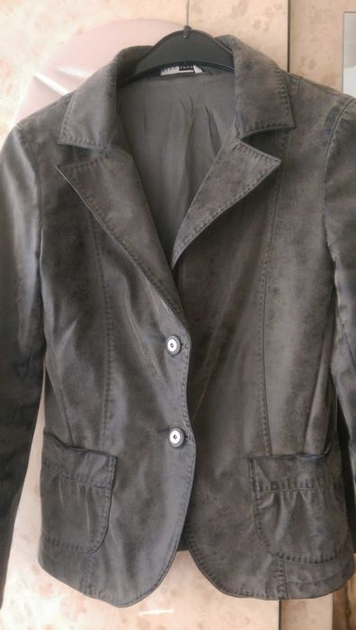 Дамско сиво сако