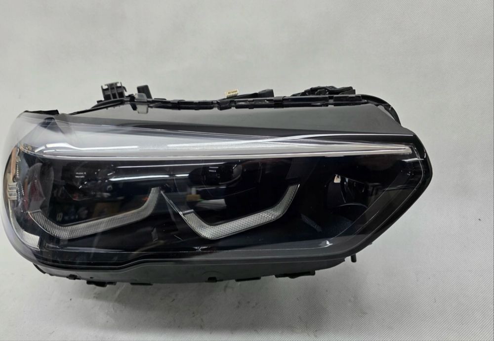 Ляв десен лед фар фул лед адаптив  бмв Г05 Г06 BMW X5 G05 X6 G06  FULL LED ADAPTIVE EUROPA 948178303 948178403