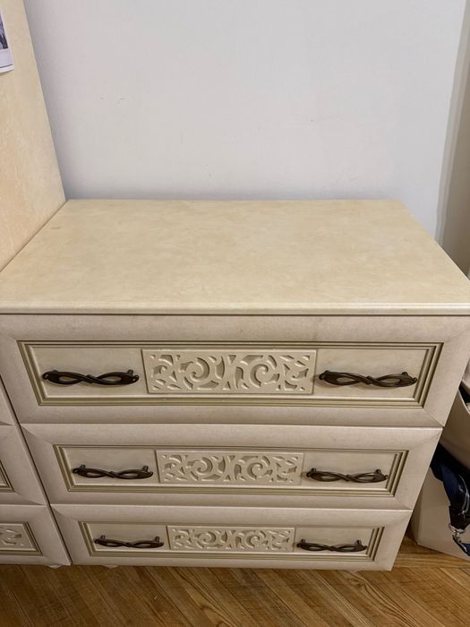 Гарнитур и кровать