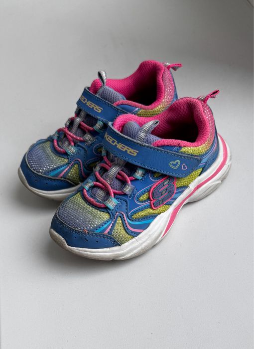 Детские кроссовки