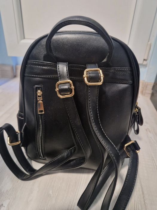 Дамска раница нова