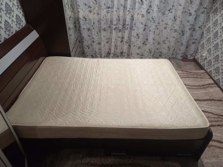 Продам 2-х спальную кровать