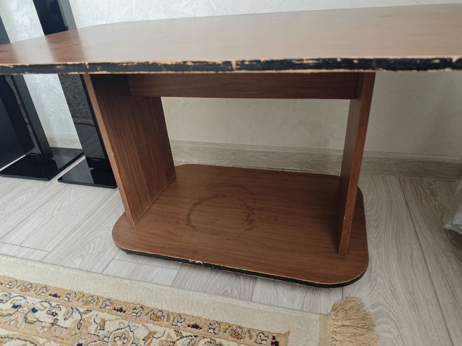 Журнальный столик