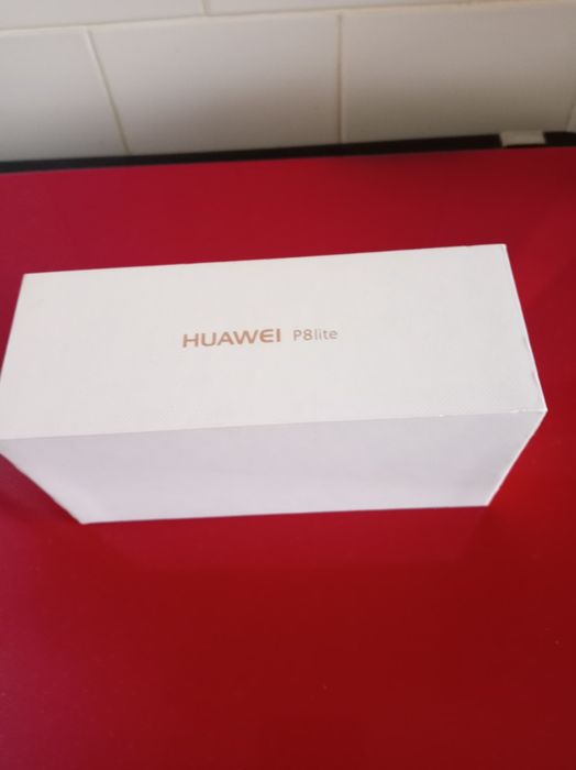 Căști Huawei 8 P lite și cutie.