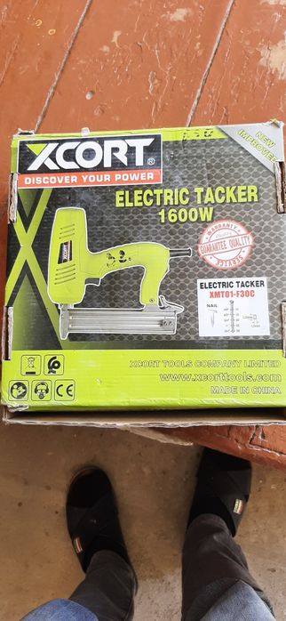 Мих урадиган пистолет мебелшиклар учун