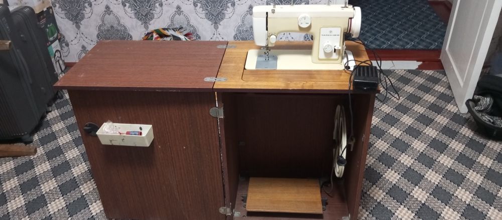 Tikuv mashinasi CHAYKA