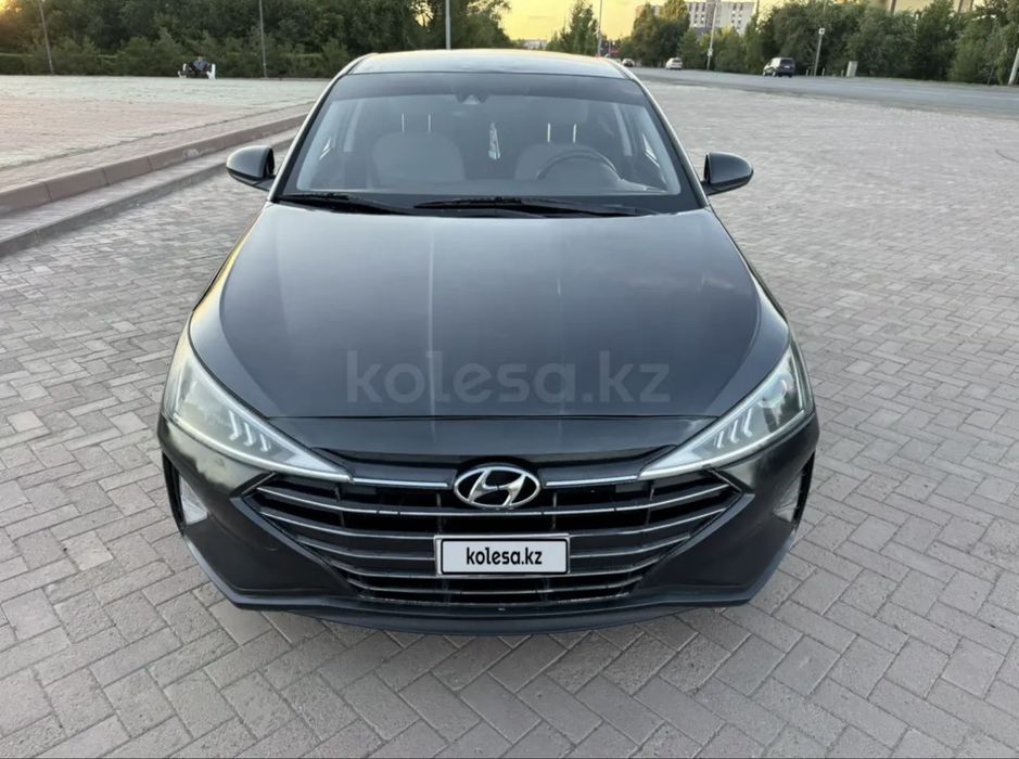 Hyundai Elantra 2019 года