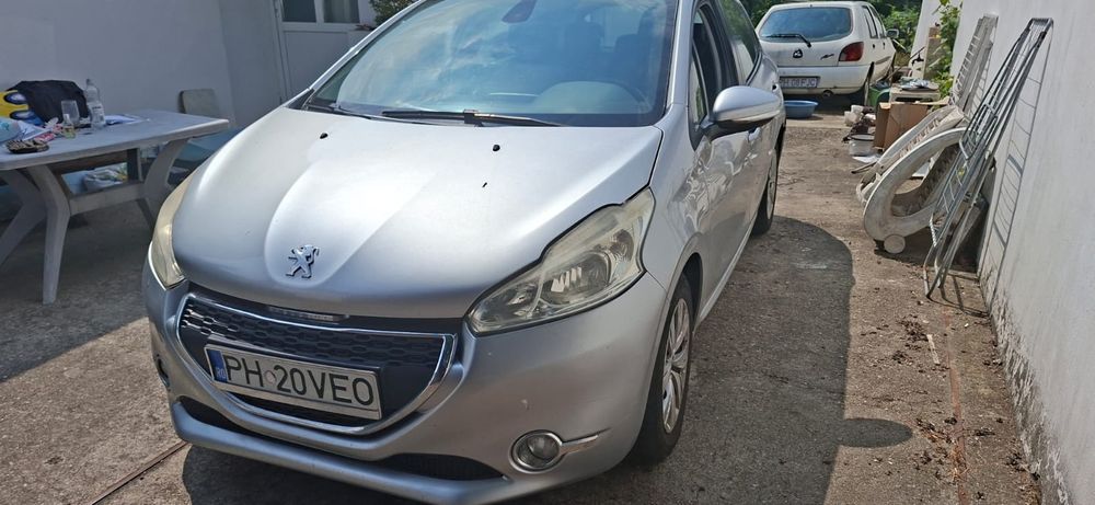 Peugeot 208 1.4d 2012 avariat