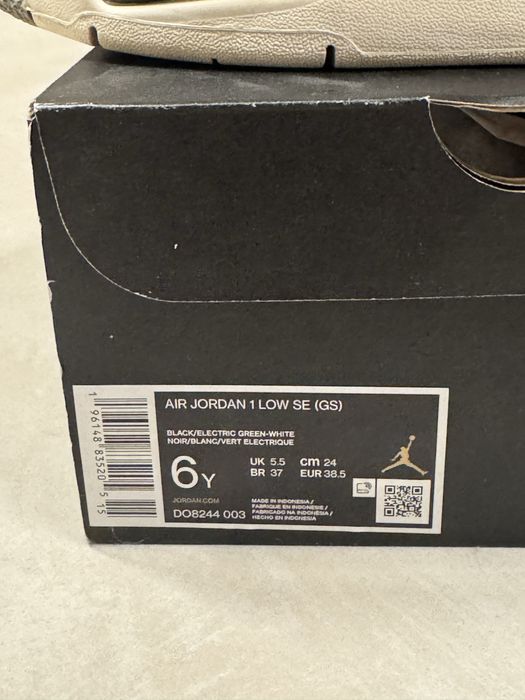 ОРИГИНАЛНИ Air Jordan 4 “Infrared” 38,5 номер