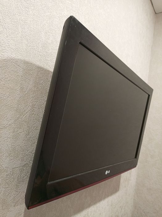 Продам телевизор LG