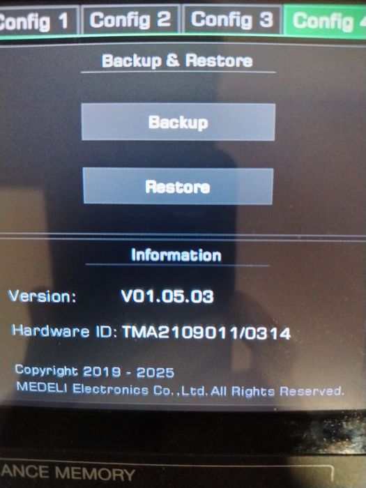 Vand/Schimb  cu Yamaha... Medeli Akx 10