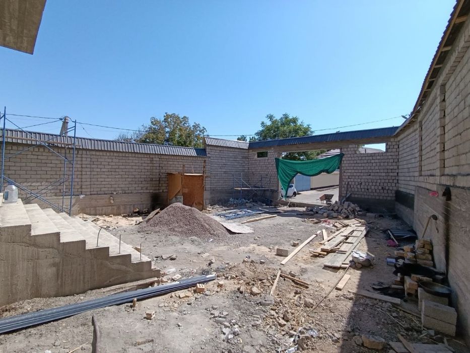 Участка дом продоется Чирчик 500 ка, 2 этаж, 6 ком, 198м2, 3 сотих