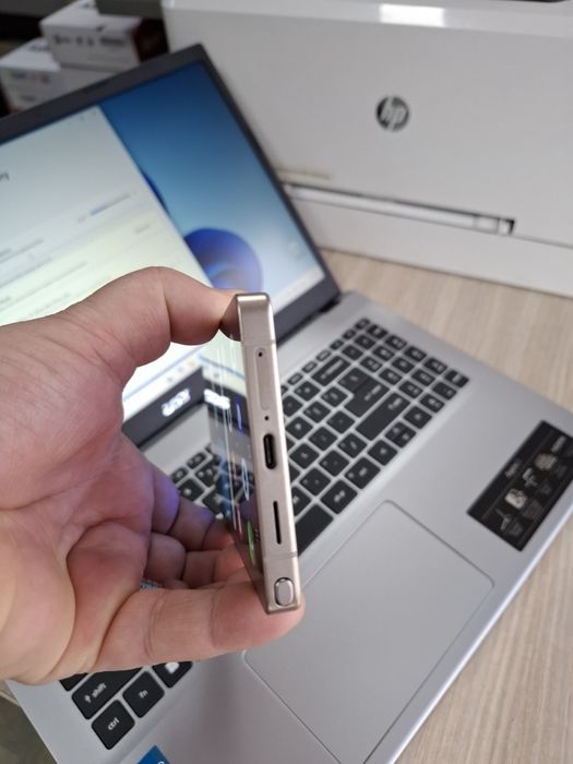 Samsung S25 Ultra 1Tb 100% Baterie