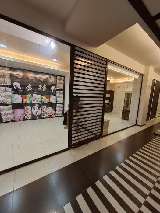 Дограма, ролетни врати за магазин, витрини