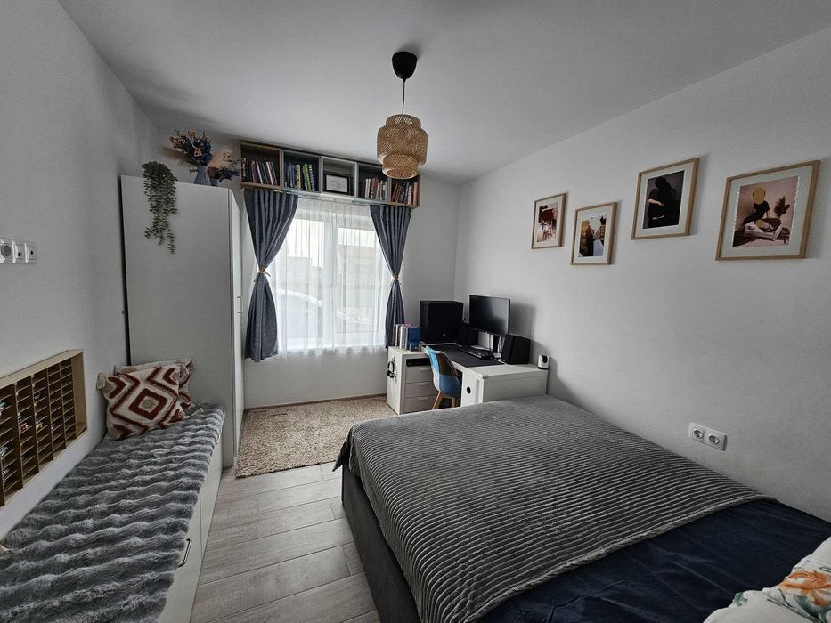 Apartament 2 camere, decomandat, curte proprie, 2 locuri de parcare