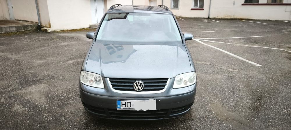 VOLKSWAGEN Touran