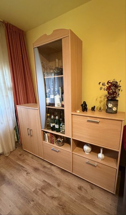 Vitrină living/sufragerie cu dulăpior și sertare