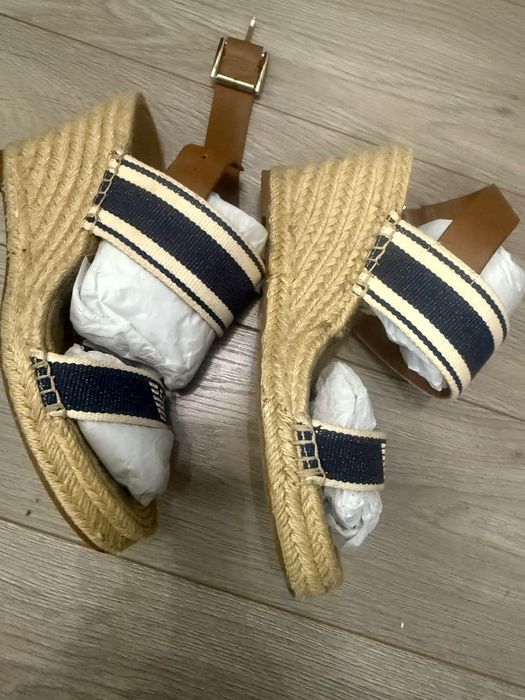 Сандали Giorgio Armani, обувани два пъти, без забележки.