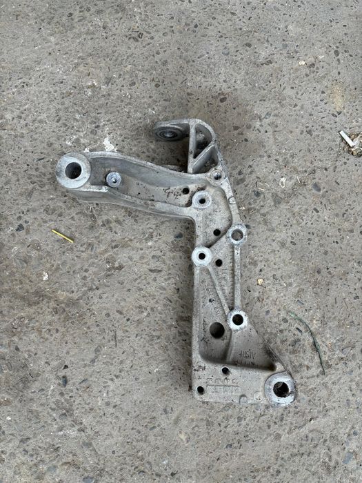Suport brat dreapta vw golf 5 touran passat