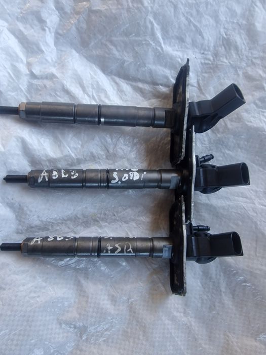 Injectoare,injector Audi a8d3 audi a6c6 morning 3.0 tdi ,asb
