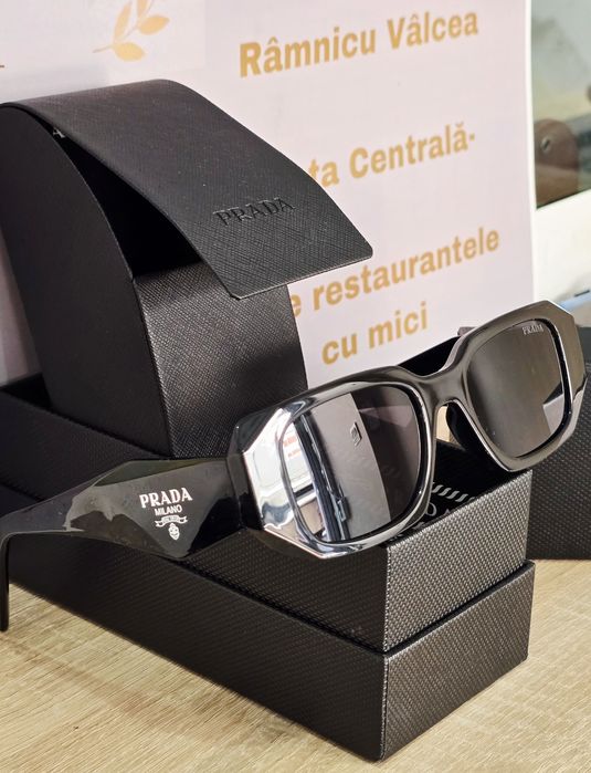 Ochelari de soare Prada -  set complet de accesorii Prada !