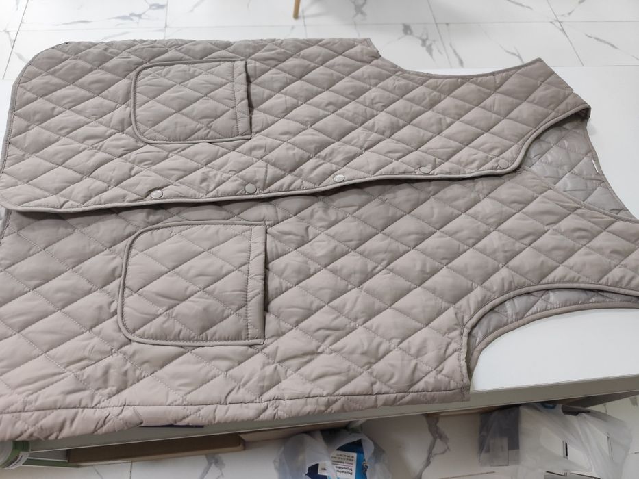 Продам женскую жилетку