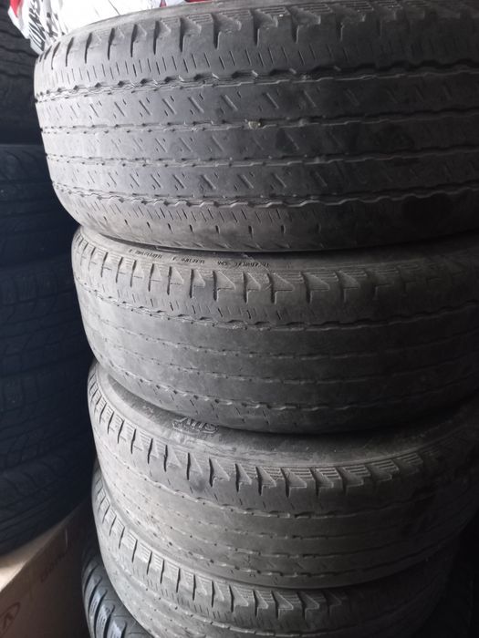 Продам резину 235/65/17