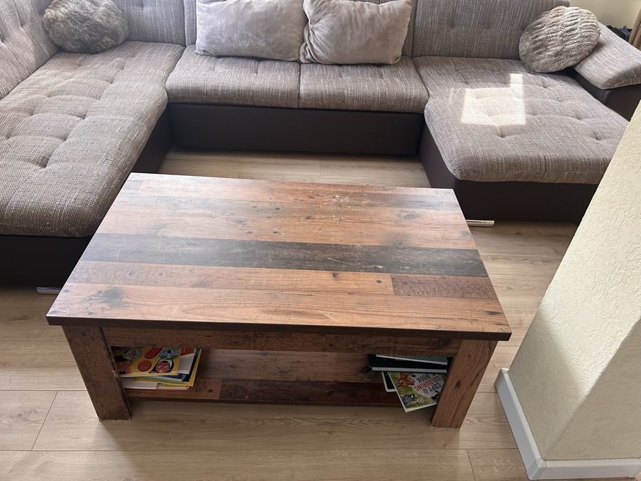 П-образен диван и холна маса