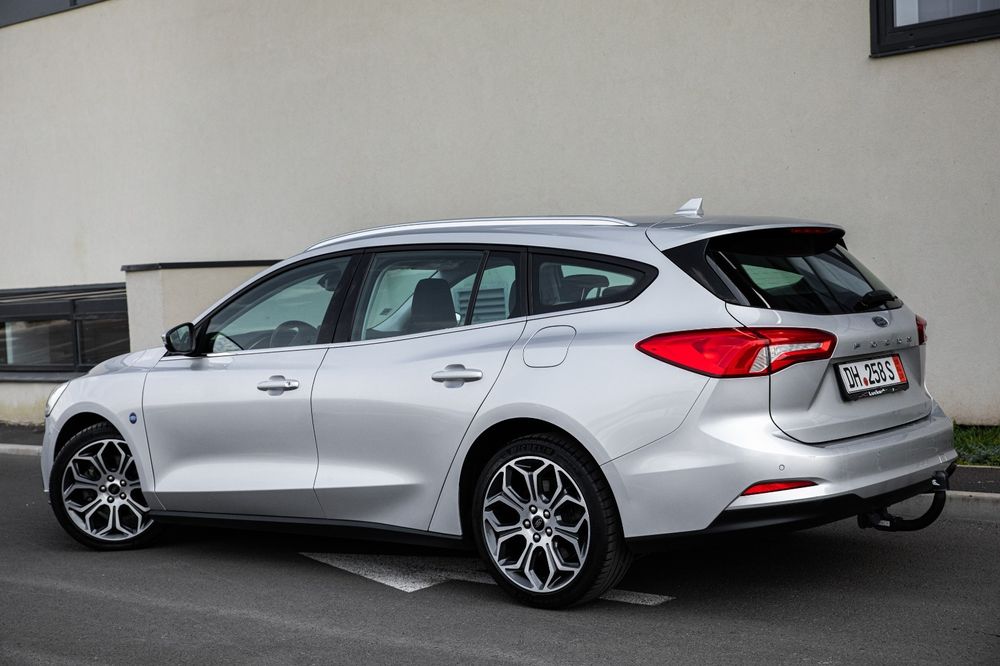 Ford focus  titanium