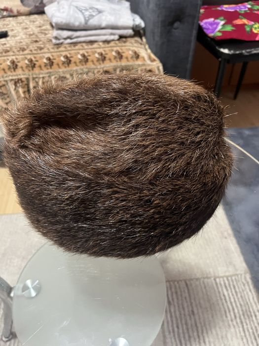 Vand caciula de nurca de barbati