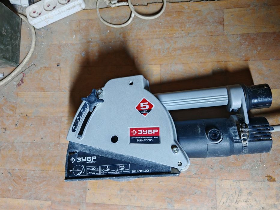 Штроборез зубр почти новый