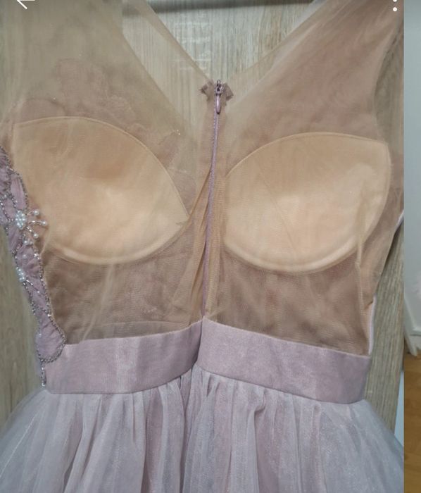 Purtata o singura data. Preț achiziție 700 lei.