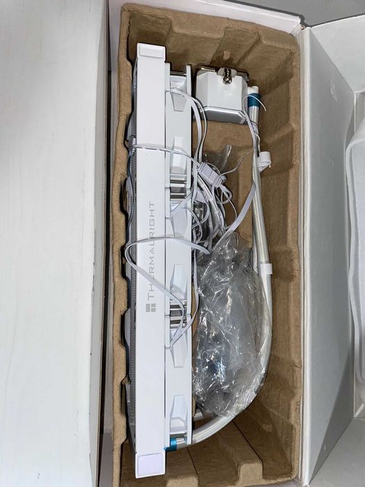 Aio frozen prism 360 white ARGB utilizat